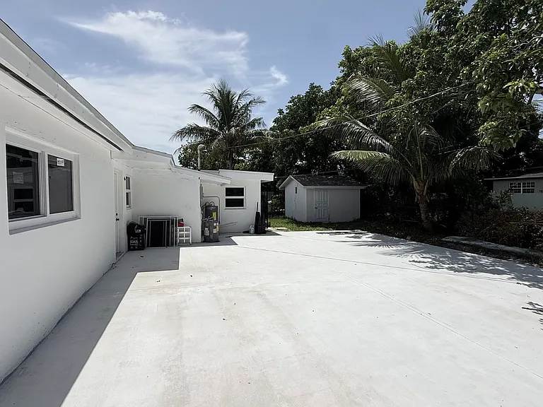 1063 NW 108th Ter — Photo 17