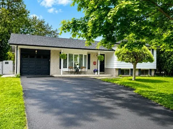 9 Strathy Rd, Ajax, ON L1S 2T9