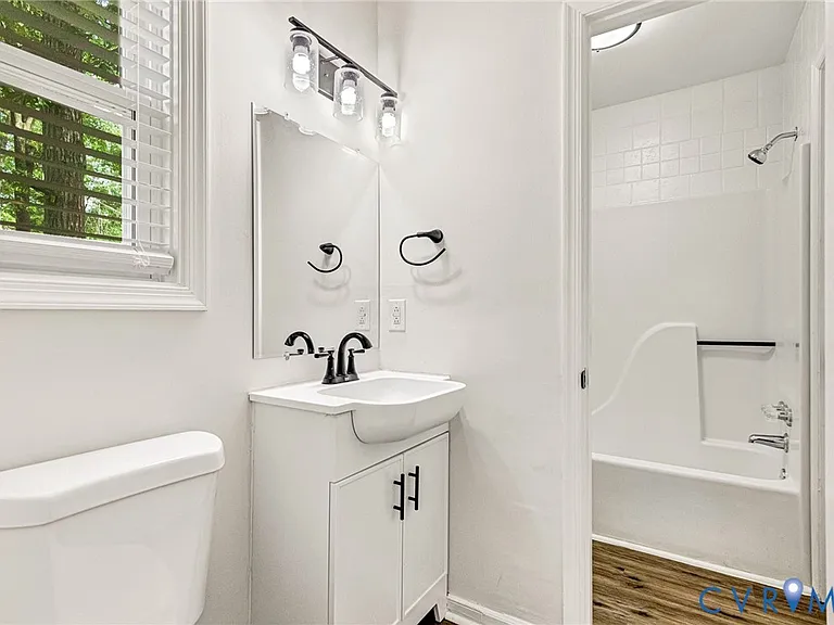 9015 Covewood Rd — Photo 21