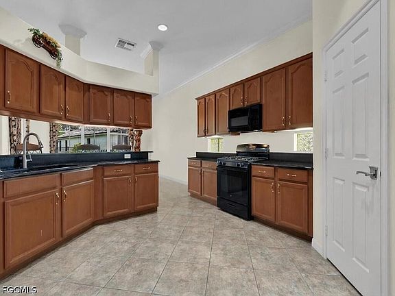 5th image of 12871 Bay Timber Ct