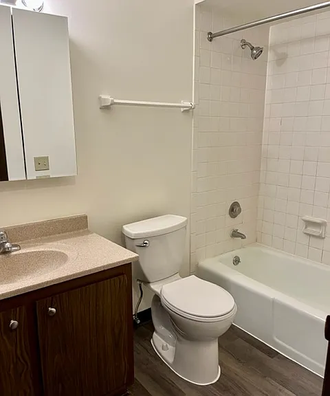 2603 N University Dr — Photo 8