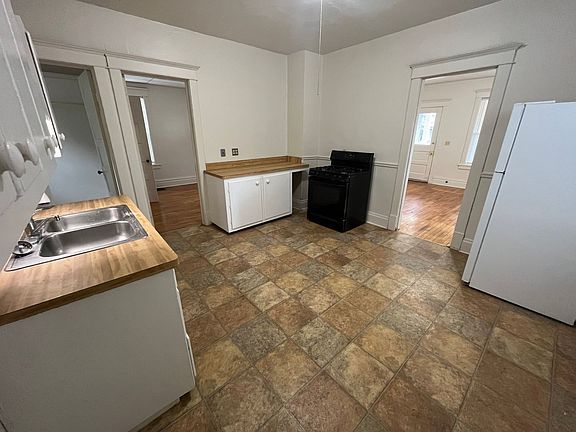5th image of 327 S Gardiner Ave APT 1