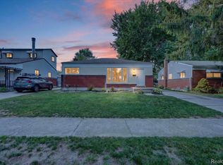 903 Bernie Ln, Madison Heights, MI 48071