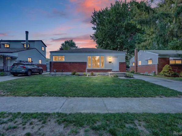 903 Bernie Ln, Madison Heights, MI 48071