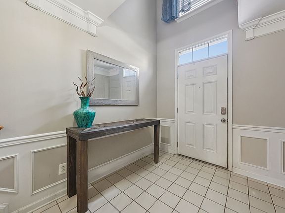 3rd image of 6345 Burgundy Leaf Ln