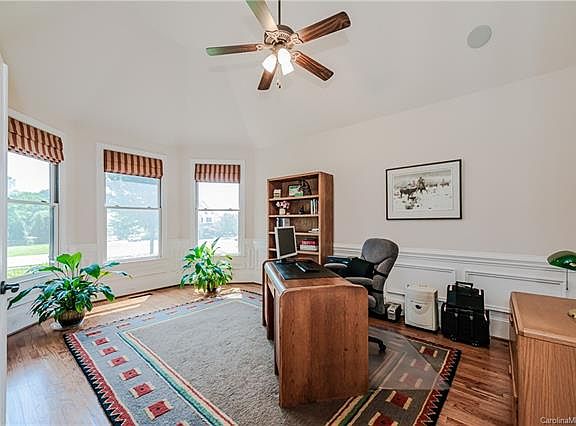 5th image of 7929 Plantation Falls Ln