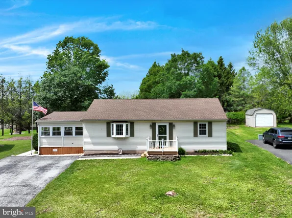 1435 Wynonah Dr, Auburn, PA 17922