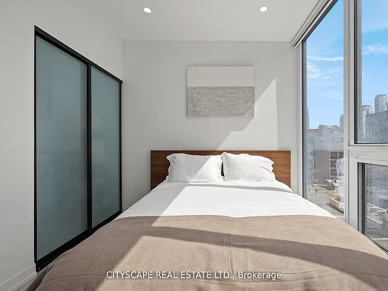55 Mercer St S #1802 — Photo 7
