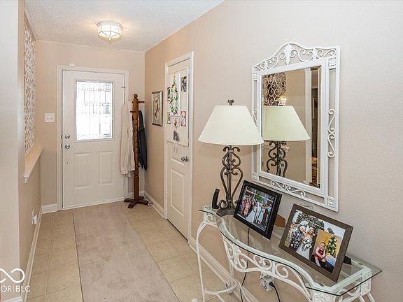 3rd image of 937 Springside Ct