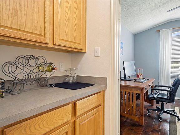 5th image of 3204 Candlebrook Dr