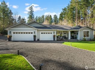 910 11th Avenue, Fox Island, WA 98333