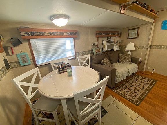 4th image of 6067 Periwinkle Dr