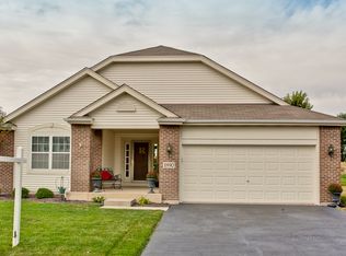 1890 Beachview Rd, Hampshire, IL 60140