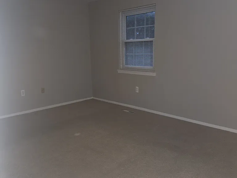 1 Golden Hill Ct — Photo 34