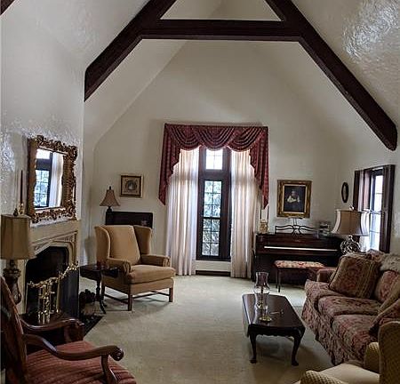 2nd image of 901 Beechwood Blvd