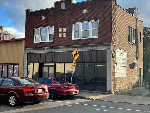 5th image of 818 Dewey Ave