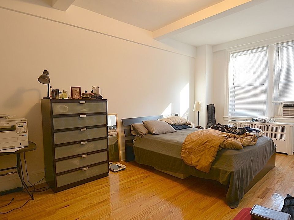 1st image of 200 W 70th St APT 12E