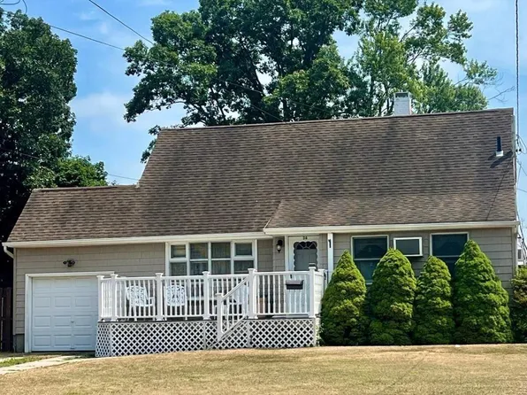 (undisclosed Address), Brentwood, NY 11717