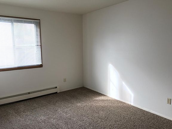 5th image of 101 5th St E APT 11