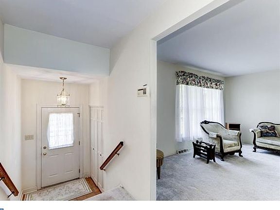 3rd image of 4719 Mermaid Blvd