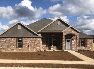 2108 Flynn St, Pea Ridge, AR 72751