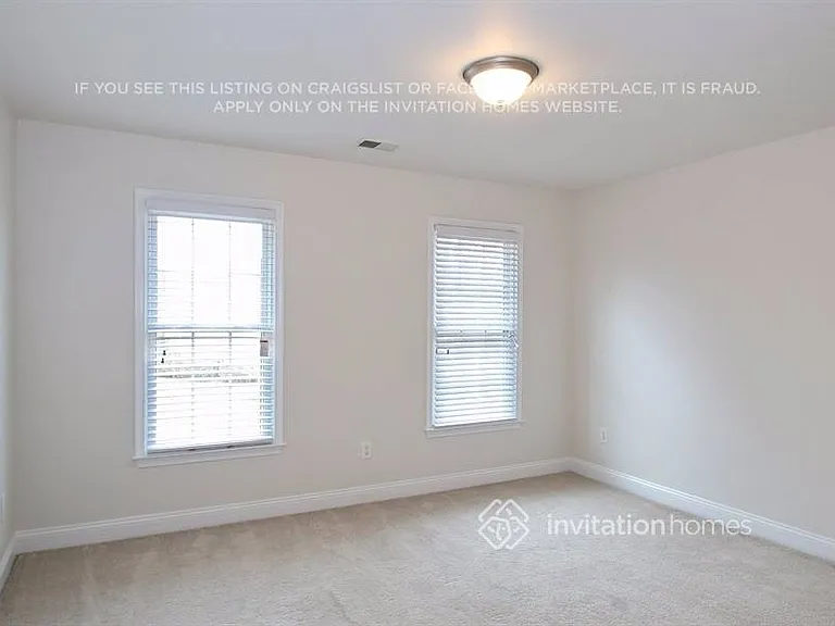 5633 Legacy Cir — Photo 11