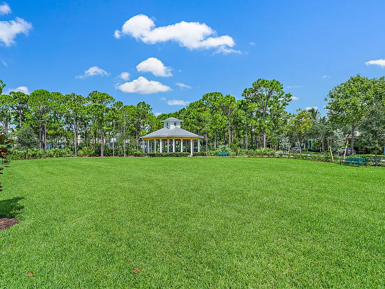 146 W Thatch Palm Cir — Photo 11