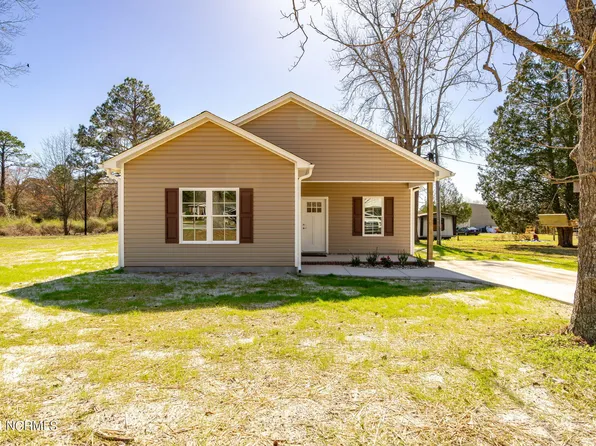 885 Half Moon Road, New Bern, NC 28560