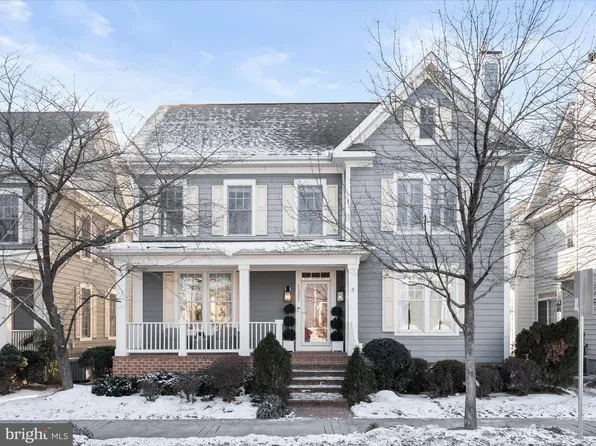 1302 S Glebe Rd, Arlington, VA 22204