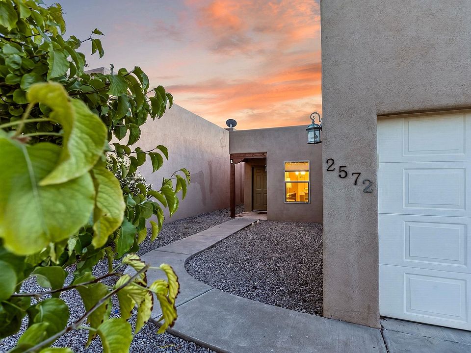 1st image of 2572 Las Alturas Ct