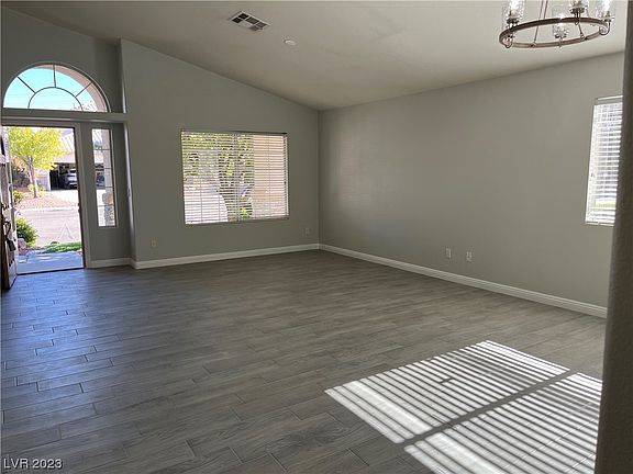 5th image of 2748 Canarsy Ct