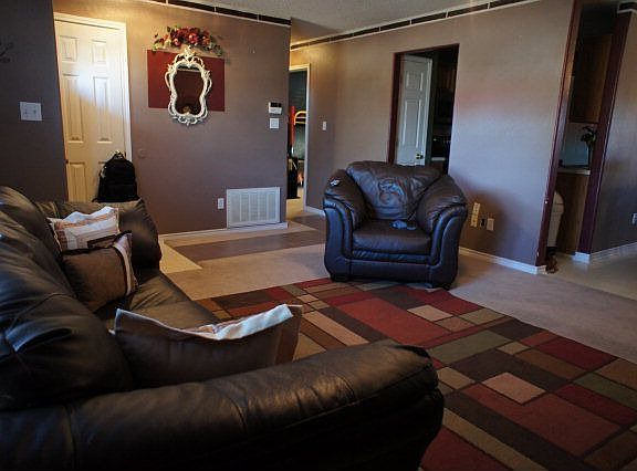 4th image of 166 Shelley Ln