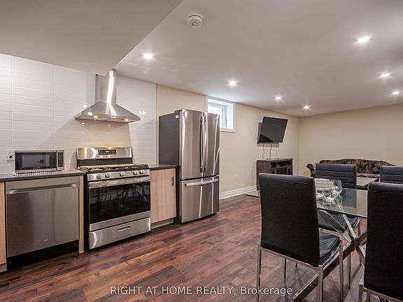 3rd image of 1253 Howlett Cir