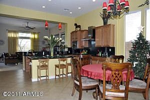 3rd image of 813 W Camargo Ct