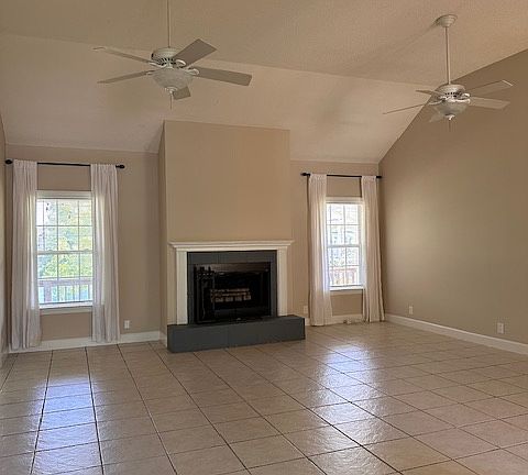3rd image of 135 Palmera Ln