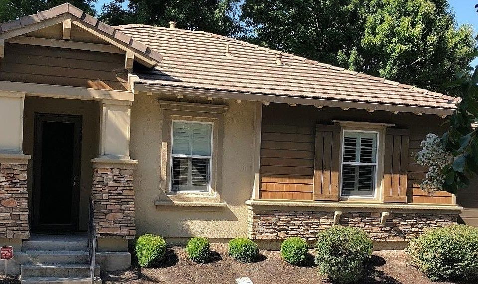 1st image of 8003 Linda Isle Ln