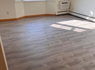 2 Town House Ln APT 12, Acton, MA 01720