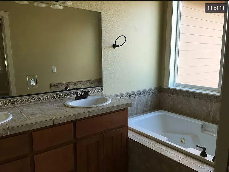 5319 NW Daniels St — Photo 7