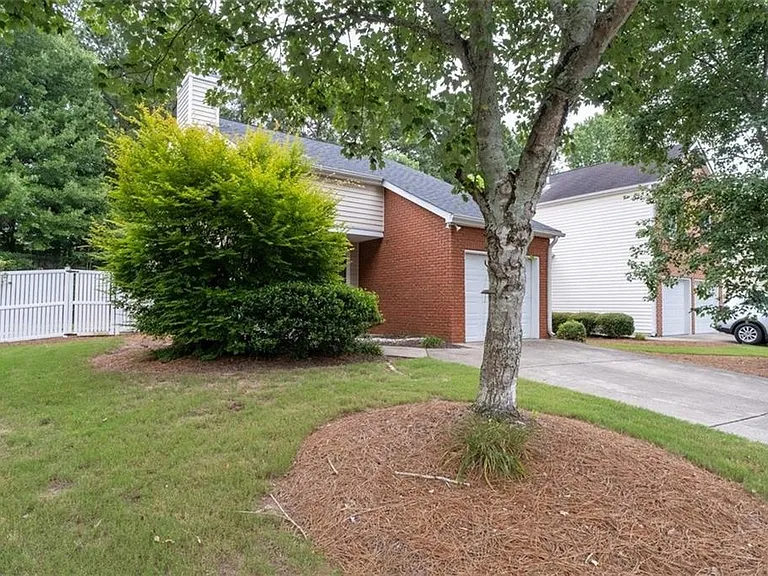 13506 Aventide Ln — Photo 3