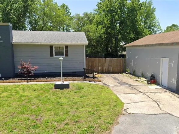 722 E Division St, Bolivar, MO 65613