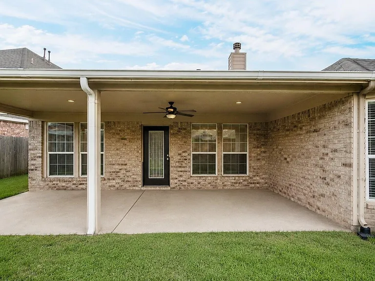 6811 Claire Brook Dr — Photo 17