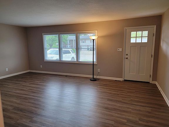 3rd image of 1108 Rustic Dr