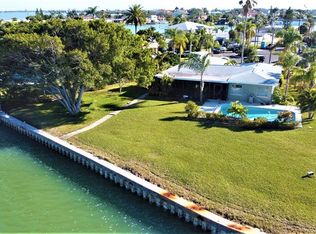 584 Crystal Dr, Madeira Beach, FL 33708