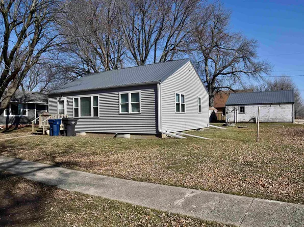 662 Poplar St, Ocheyedan, IA 51354