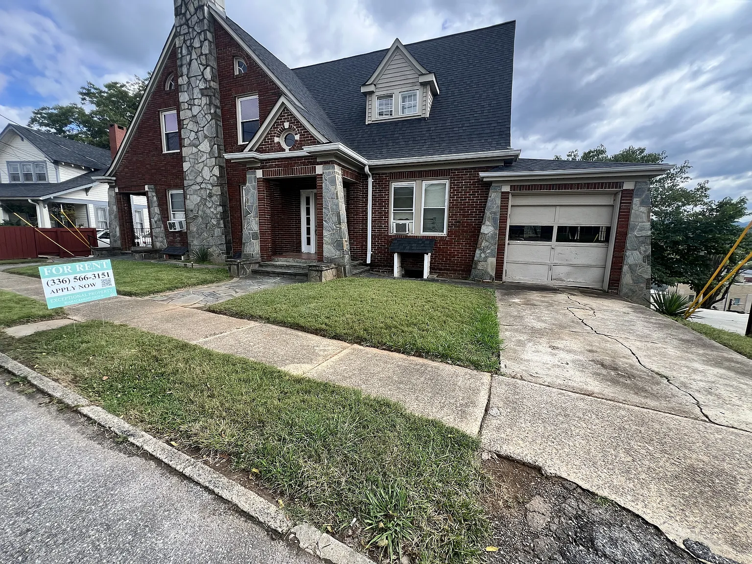 727 Kensington Avenue - B — Photo 1