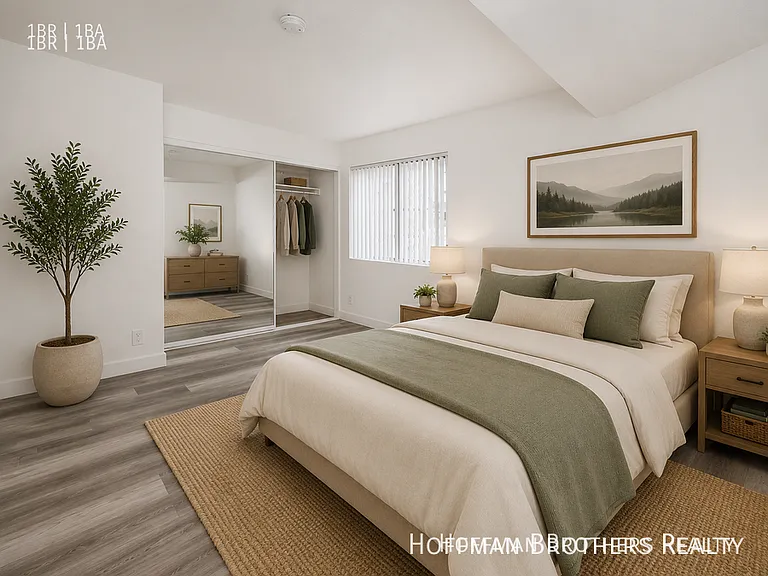 1533 N Martel Ave #205 — Photo 3