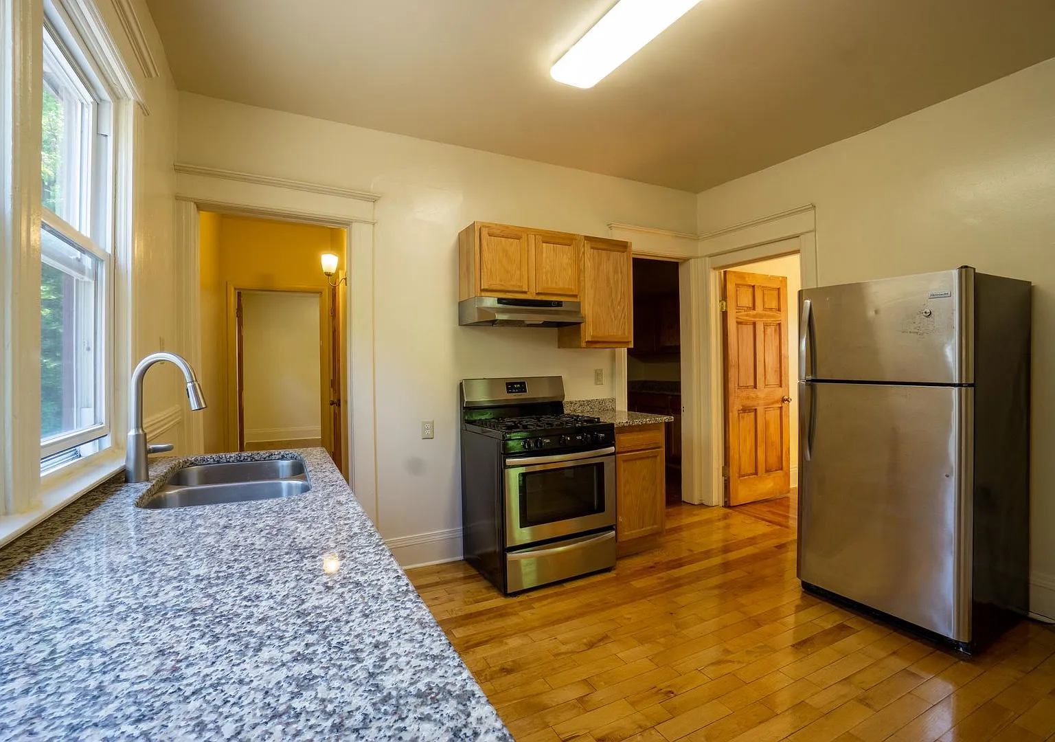 718 Livingston Ave - Available 6/1/27 - Beautiful One Family Home — Photo 2