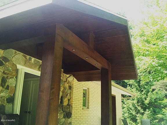 4th image of 6842 Butternut Dr