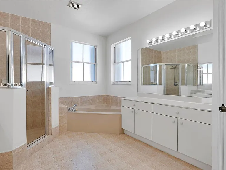 17994 NW 87th Pl — Photo 22