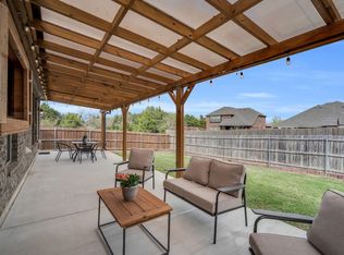 1110 Newcastle Dr, Midlothian, TX 76065
